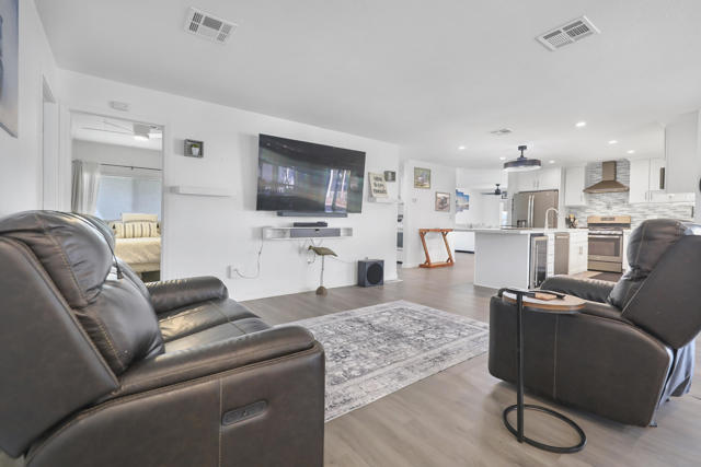 39780 Black Mesa Lane, Palm Desert CA: https://media.crmls.org/mediaz/06b593af-2734-4909-b4d9-9f32cba65880.jpg