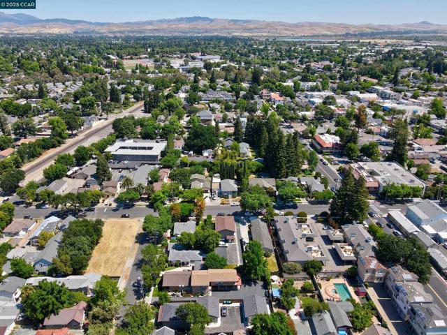 367 Rose Avenue, Pleasanton CA: https://media.crmls.org/mediaz/06b5d55b-06ed-474c-aca8-a4b53b647b80.jpg