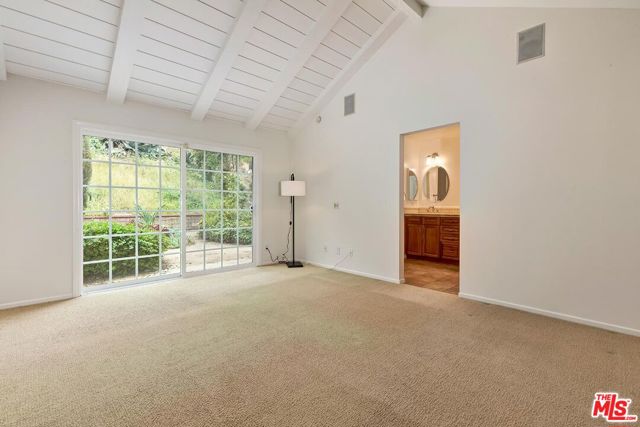 17181 Avenida De La Herradura, Pacific Palisades CA: https://media.crmls.org/mediaz/06b5f39c-c249-4f47-b442-34141a9fc991.jpg