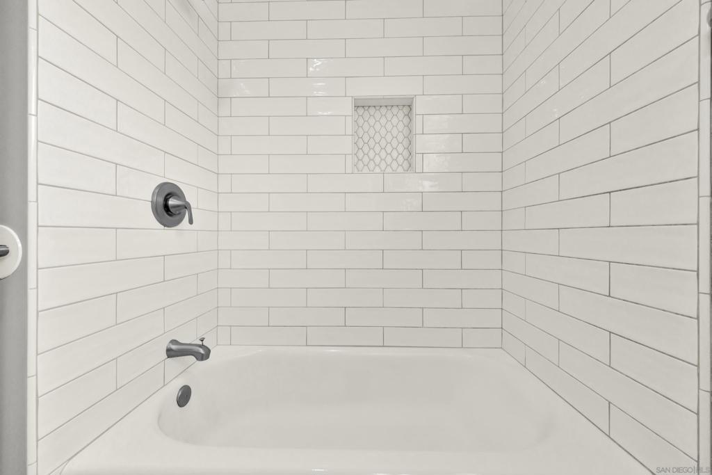 https://media.crmls.org/mediaz/06b6d45b-1b9c-452b-a8ea-0e03cf9fa2f2.jpg?preset=X-Large
