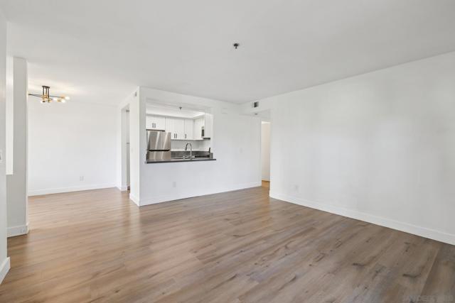 2077 Lakeridge Circle, Chula Vista CA: https://media.crmls.org/mediaz/06b72a9d-5205-4a38-83ca-c50fa9630b90.jpg