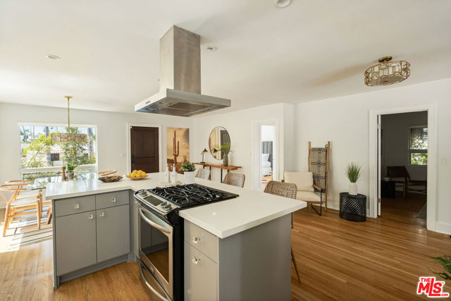 1414 N Coronado Terrace, Los Angeles CA: https://media.crmls.org/mediaz/06b7504a-3d70-456e-922c-dd7ad3406f32.jpg
