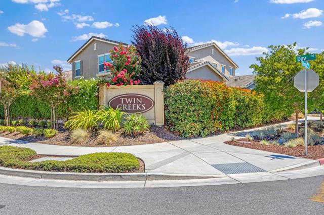 9850 Bobcat Court, Gilroy CA: https://media.crmls.org/mediaz/06b750c0-142a-48b4-b353-dea86f2c00ff.jpg