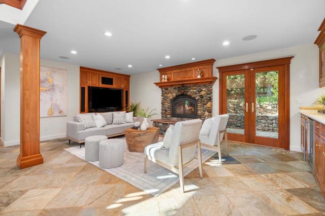 23447 Skyview Terrace, Los Gatos CA: https://media.crmls.org/mediaz/06b77125-542e-4cc2-816c-562ec0bd40b6.jpg