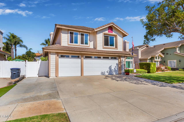 Detail Gallery Image 3 of 22 For 831 Oxford Dr, Oxnard,  CA 93030 - 4 Beds | 3 Baths