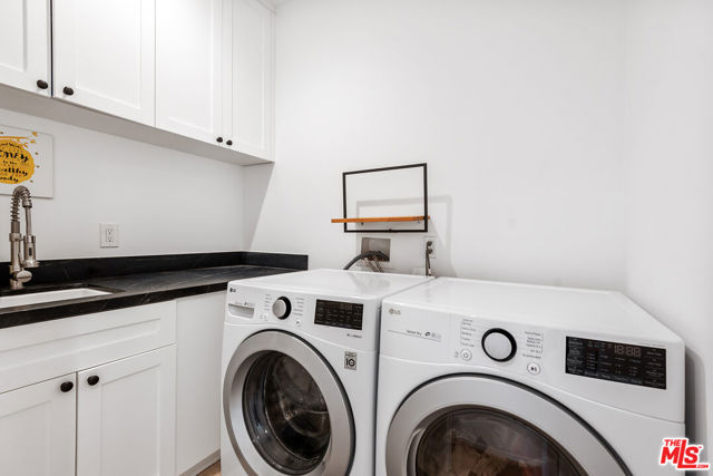 7614 Truxton Avenue, Los Angeles CA: https://media.crmls.org/mediaz/06b9526f-f045-435b-9f1b-45fdbd3a146b.jpg