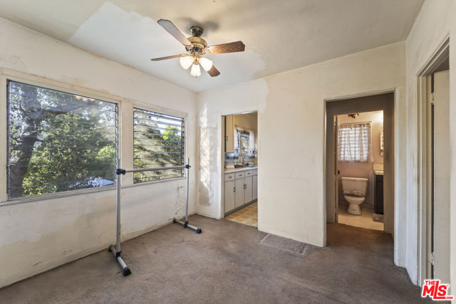 4958 Loleta Avenue, Los Angeles CA: https://media.crmls.org/mediaz/06b9dca0-fa5e-4231-9b87-87460d567ce3.jpg