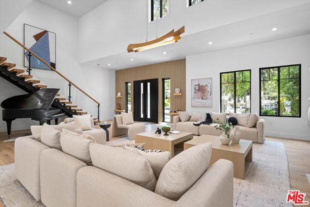 101 Greenfield Avenue, Los Angeles CA: https://media.crmls.org/mediaz/06bad91f-e576-4ed1-b778-9d2be2714efa.jpg
