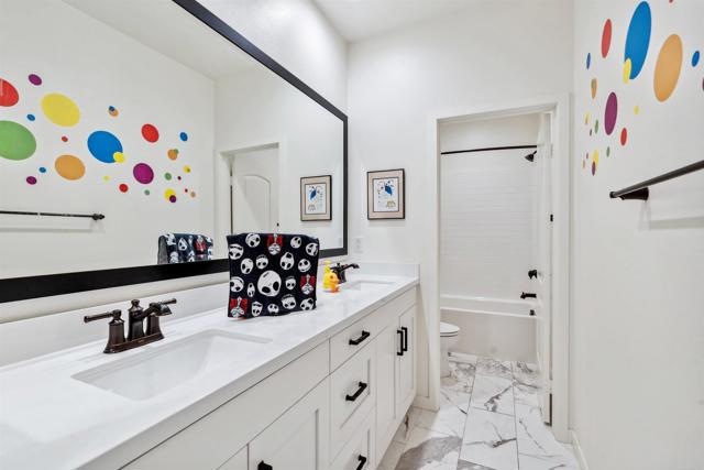 Detail Gallery Image 18 of 34 For 4203 Calle Del Vista, Oceanside,  CA 92057 - 4 Beds | 3 Baths