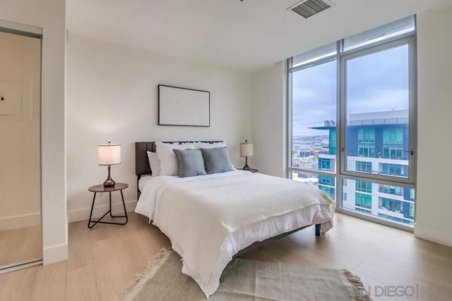 425 W W Beech St, San Diego CA: https://media.crmls.org/mediaz/06baf2bb-d0e8-4a2d-a162-e69ca97a260f.jpg