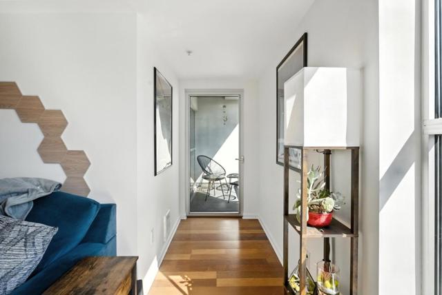 400 Beale Street, San Francisco CA: https://media.crmls.org/mediaz/06bb470d-b99c-4b36-87d4-1e6c96f4e268.jpg