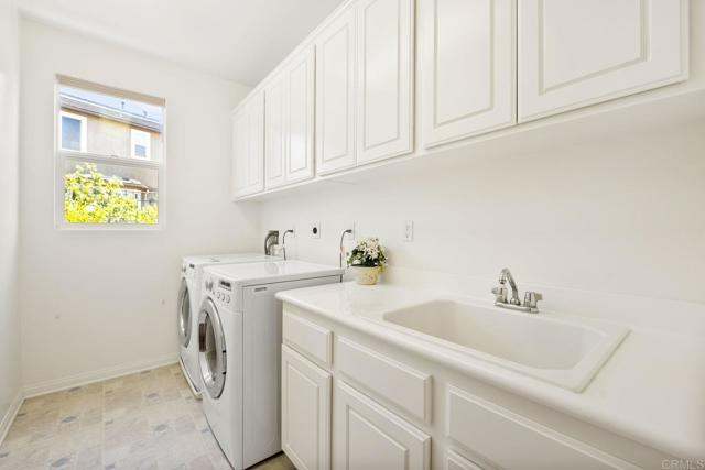 10511 Monterey Ridge Drive, San Diego CA: https://media.crmls.org/mediaz/06bb6e3a-950d-4954-96e5-c2f533c7135f.jpg