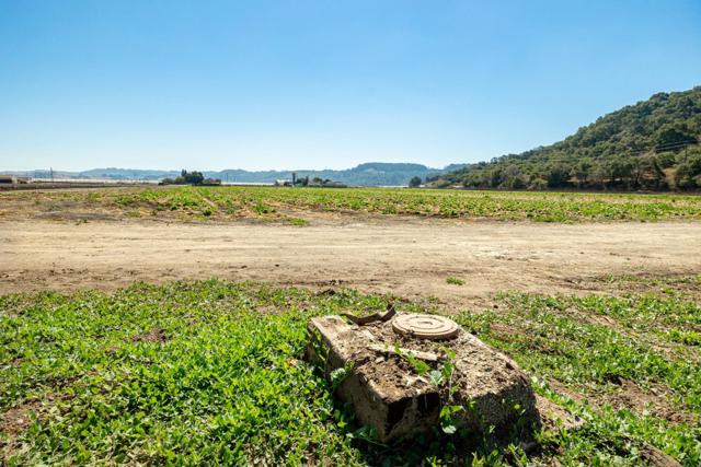 138 San Miguel Canyon Road, Royal Oaks CA: https://media.crmls.org/mediaz/06bb78fd-7af5-43c0-9d3c-57668c3c1ced.jpg