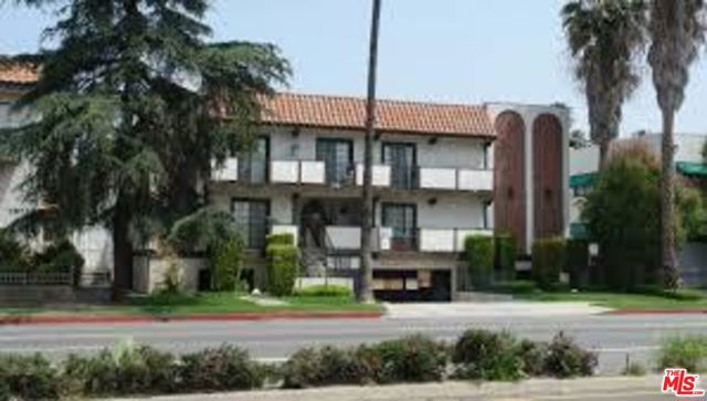 16731 Sherman Way photo 4