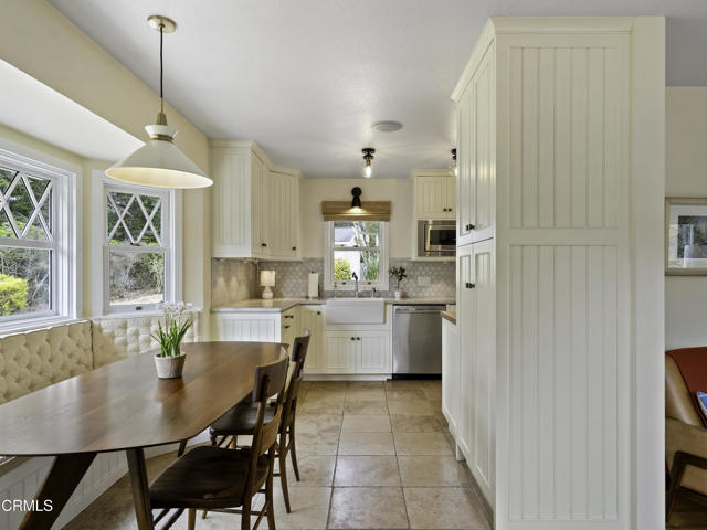 Detail Gallery Image 11 of 39 For 10392 Hills Rd, Mendocino,  CA 95460 - 2 Beds | 1 Baths