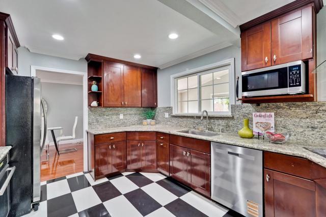4611 Carmen Way, Union City CA: https://media.crmls.org/mediaz/06bc9216-f094-4010-a671-b59bb411c9c0.jpg