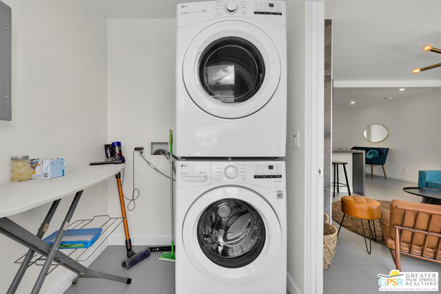 587 N Calle Marcus, Palm Springs CA: https://media.crmls.org/mediaz/06bd0bc5-e973-48bb-8c3f-7e88599004a3.jpg