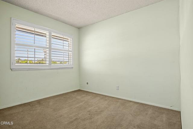 2575 Gayle Place, Simi Valley CA: https://media.crmls.org/mediaz/06bf2f28-b681-4d3e-a615-39b23698028d.jpg