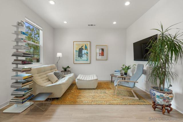 4170 Sitio Cielo, Oceanside CA: https://media.crmls.org/mediaz/06bf3746-00f8-44ec-9aed-33547bb5c03d.jpg