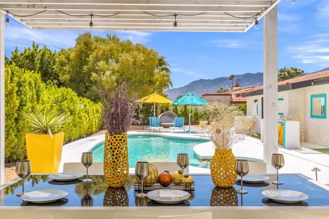 1862 N Nogales Way, Palm Springs CA: https://media.crmls.org/mediaz/06bf7f8e-e7ff-4029-aa3e-812e9becdaa2.jpg