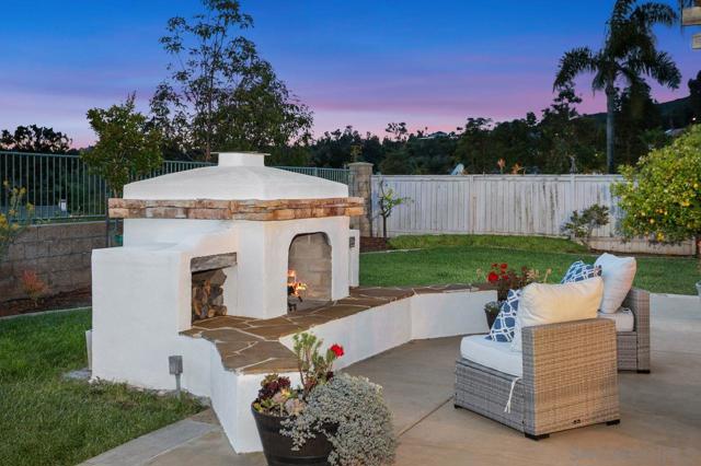 914 Lantana Ct, San Marcos CA: https://media.crmls.org/mediaz/06bfbff3-ed96-473a-88b8-3e0d2510d017.jpg