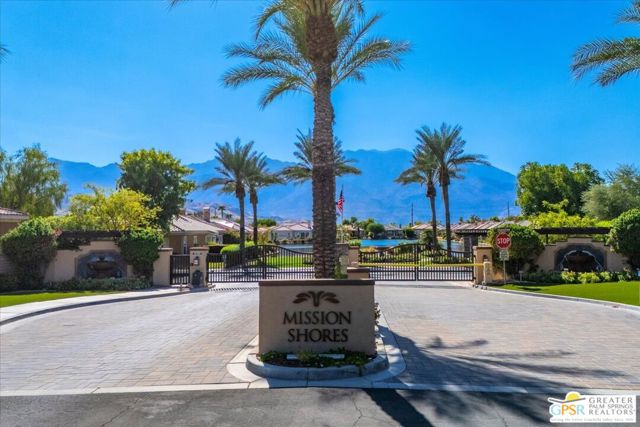 109 Shoreline Drive, Rancho Mirage CA: https://media.crmls.org/mediaz/06bff21c-bbc0-4e1c-afd8-af3b77a37bf2.jpg