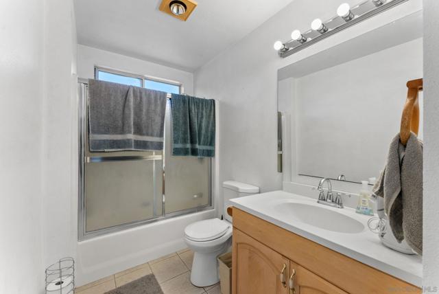 Image 10 of 33 For 2074 El Dora St