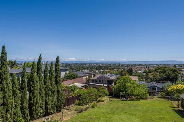 1720 Hillman Avenue, Belmont CA: https://media.crmls.org/mediaz/06c121c6-8e18-4df7-80c3-06f95caf41c6.jpg