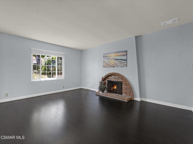 2031 Channelford Road, Westlake Village CA: https://media.crmls.org/mediaz/06c15cf2-f43c-4a5a-8823-52f946194d11.jpg