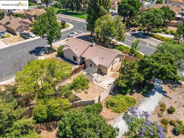 1927 Babbe St, Oakley CA: https://media.crmls.org/mediaz/06c1858f-8168-4028-b28f-1a6ca8b8bfa6.jpg