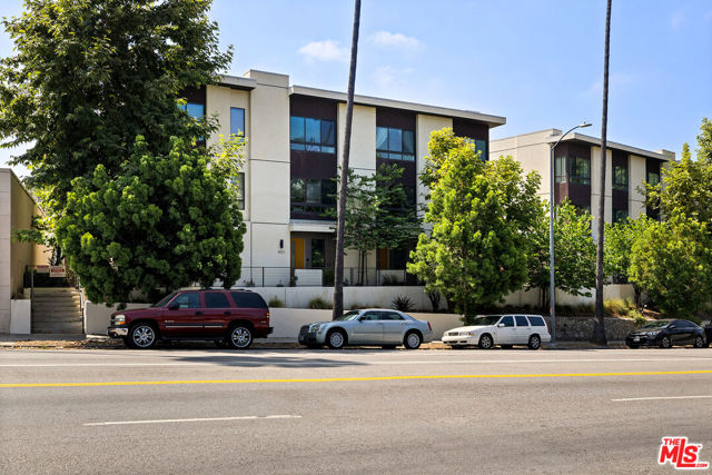 118 S Avenue 50, Los Angeles CA: https://media.crmls.org/mediaz/06c2b209-4676-4da6-9976-00c6856b7f75.jpg