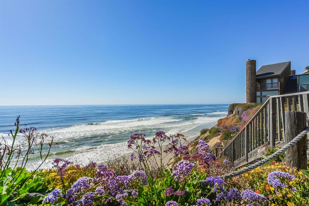 325 S Sierra Ave - photo 2