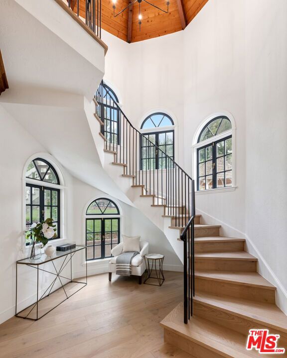19159 Rosita Street, Tarzana CA: https://media.crmls.org/mediaz/06c320ce-4501-4beb-a4b9-f15166ca8a65.jpg