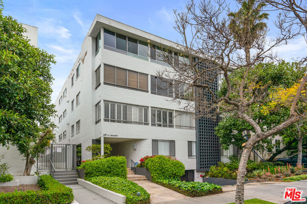 419 N Oakhurst Drive #203
