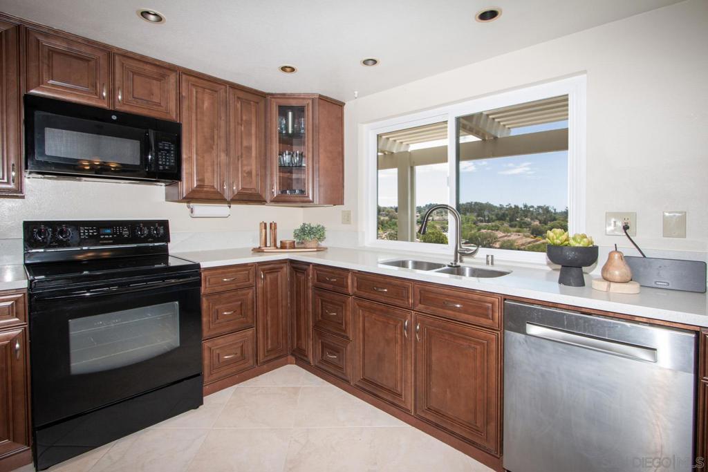 12733 Via Nasca - photo 13