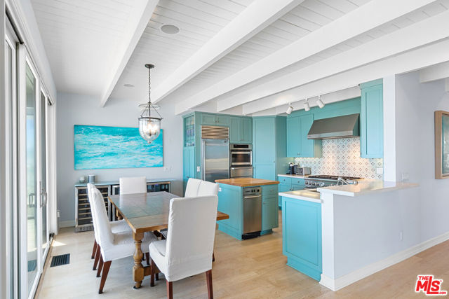 27040 Malibu Cove Colony Drive, Malibu CA: https://media.crmls.org/mediaz/06c3ddd8-4148-4f56-9cfb-080023955354.jpg