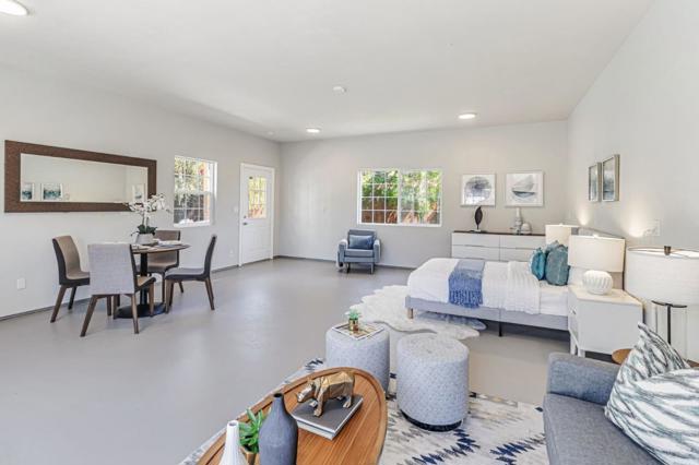 515 Silver Avenue, Half Moon Bay CA: https://media.crmls.org/mediaz/06c44119-e10a-4a5c-bcd2-3f1f8b627eef.jpg