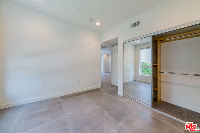 214 S Westmoreland Avenue, Los Angeles CA: https://media.crmls.org/mediaz/06c517fd-ee3d-47c3-9c66-5102742ad18e.jpg