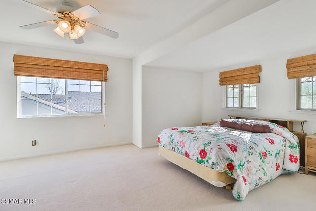 5260 Edgeware Drive, Calabasas CA: https://media.crmls.org/mediaz/06c52f93-aca2-4659-88ee-98b865c27503.jpg