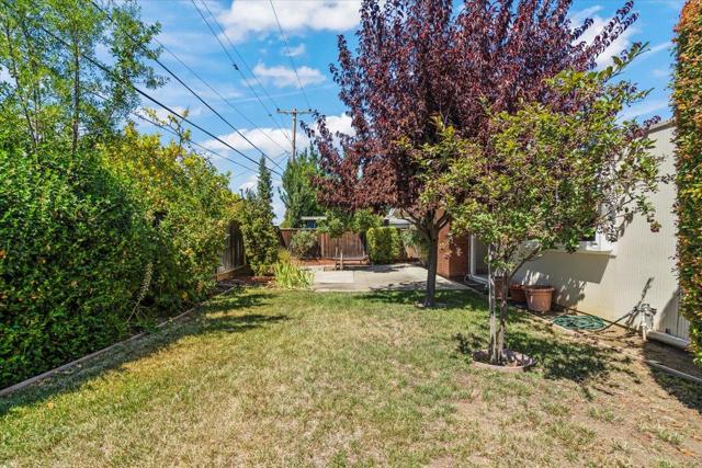 939 S Tantau Avenue, Cupertino CA: https://media.crmls.org/mediaz/06c535e9-2281-41bc-9437-6bf872c24cab.jpg