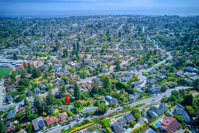 449 High Street, Santa Cruz CA: https://media.crmls.org/mediaz/06c5433e-b4b2-46b7-a1a7-4357ac4f52c0.jpg