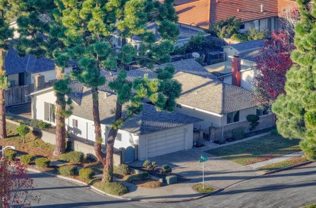 1007 Driftwood Place, Salinas CA: https://media.crmls.org/mediaz/06c5d064-5137-46dc-8403-a7b02e58c543.jpg