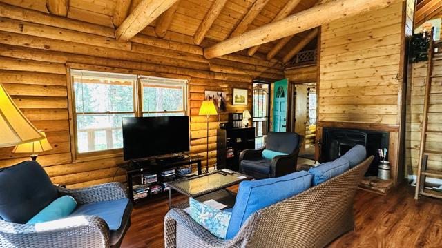 53341 Sherman Drive, Idyllwild CA: https://media.crmls.org/mediaz/06c6c82b-a698-4e59-ad60-7198ce7d78b8.jpg