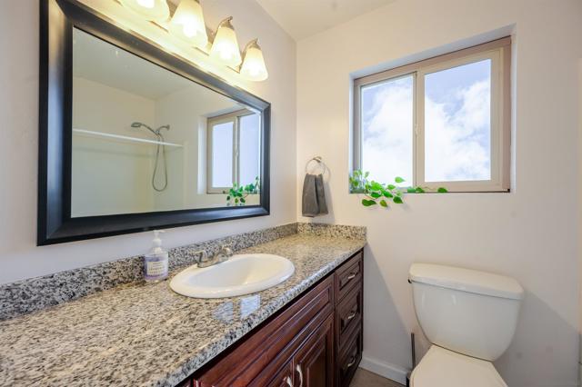 140 Rainier Ct, Chula Vista CA: https://media.crmls.org/mediaz/06c7f5b3-82ff-4e11-8aec-b9d1f77247bb.jpg