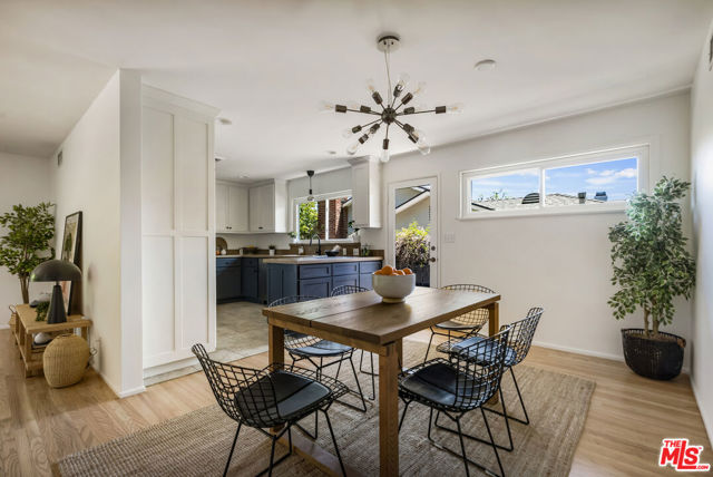 1943 Coolidge Avenue, Altadena CA: https://media.crmls.org/mediaz/06c8070d-601e-4bd9-a035-4469d322a9b5.jpg