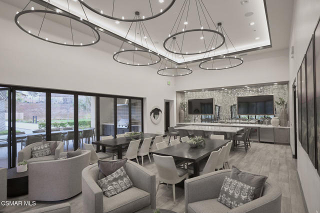 2424 Quartsite Drive, Camarillo CA: https://media.crmls.org/mediaz/06c897e6-afc5-4f7c-8be2-362b53860506.jpg