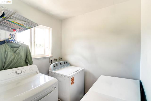 18905 Standish Ave, Hayward CA: https://media.crmls.org/mediaz/06c8a8bd-ee38-4f54-b8e3-cffe1ece6296.jpg