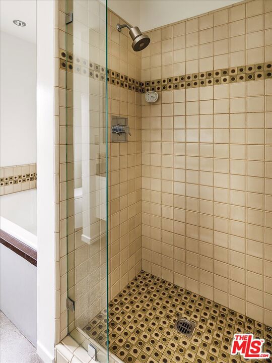4343 Finley Avenue, 2 photo 23