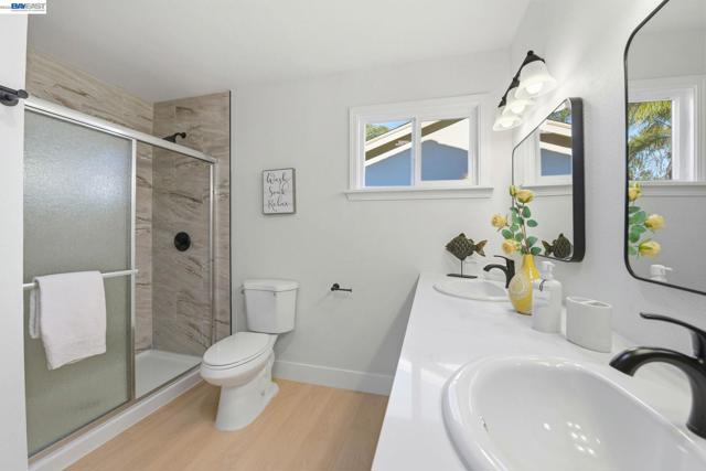 137 Tamarack Dr, Union City CA: https://media.crmls.org/mediaz/06c94e8c-11ed-4285-b12b-e63c92d0cb2f.jpg