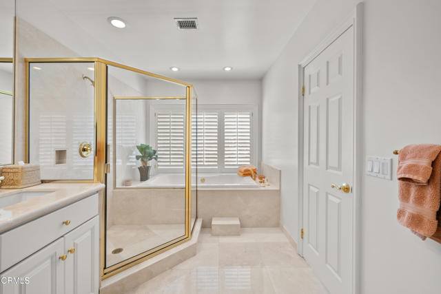 Detail Gallery Image 43 of 63 For 4240 Reyes Dr, Los Angeles,  CA 91356 - 4 Beds | 4/1 Baths